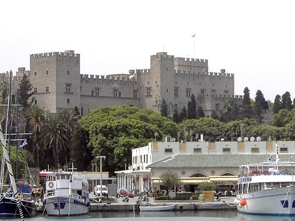 Der Gro�meisterpalast von Rhodos (Blick vom Hafen Mandraki)