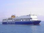 F�hre der "Blue Star Ferries" im Hafen von Rhodos
