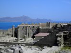 Akropolis von Lindos: antike S�ulen neben der Johanniter-Festung