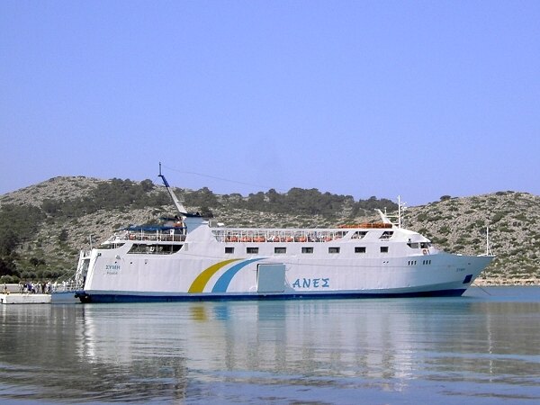 Die F�hre "Symi" beim Kloster Panormitis