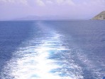 Entlang der Ostk�ste der Insel Symi, im Hintergrund Rhodos